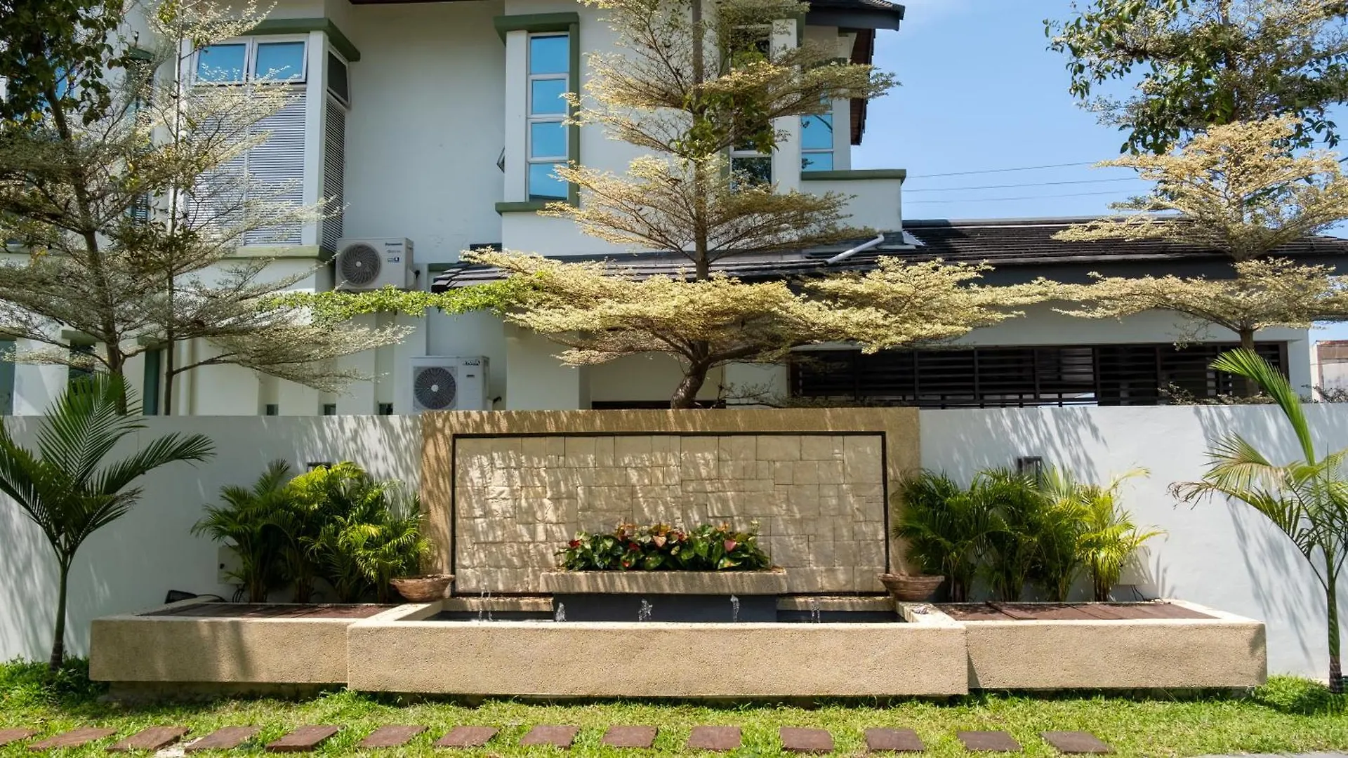 The Nine Mansion Vila Butterworth